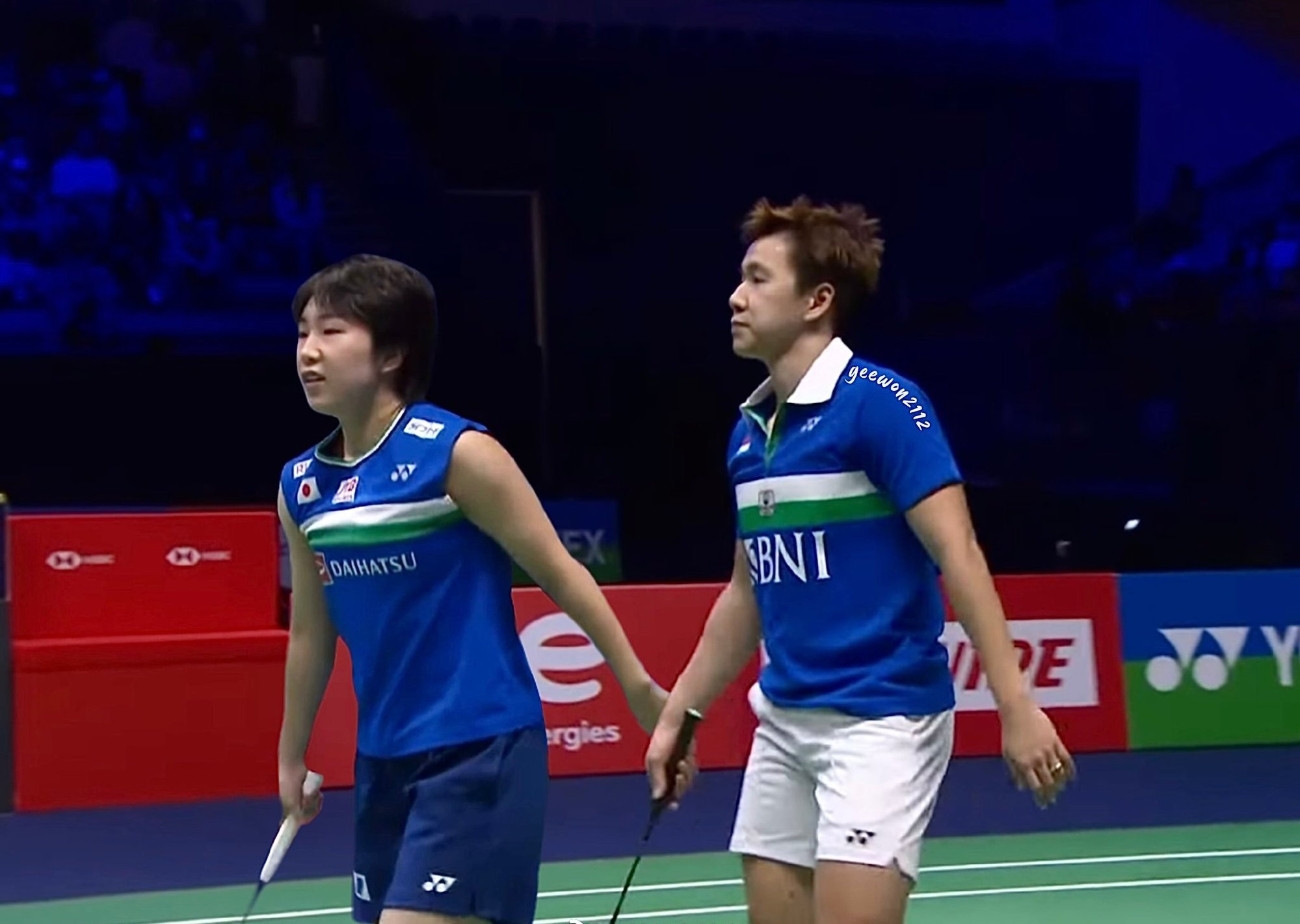 特别是当比 特别是当比