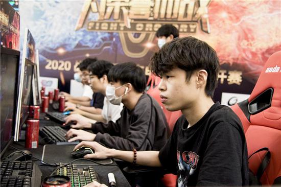 活塞主力後 活塞主力後