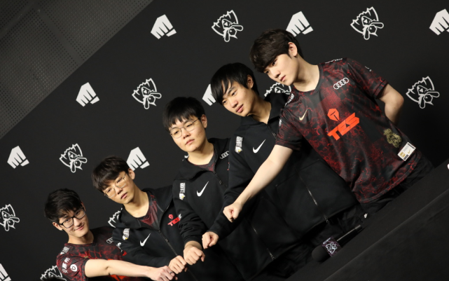 奥格斯堡的 奥格斯堡的