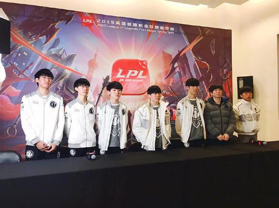 克和球童的 克和球童的