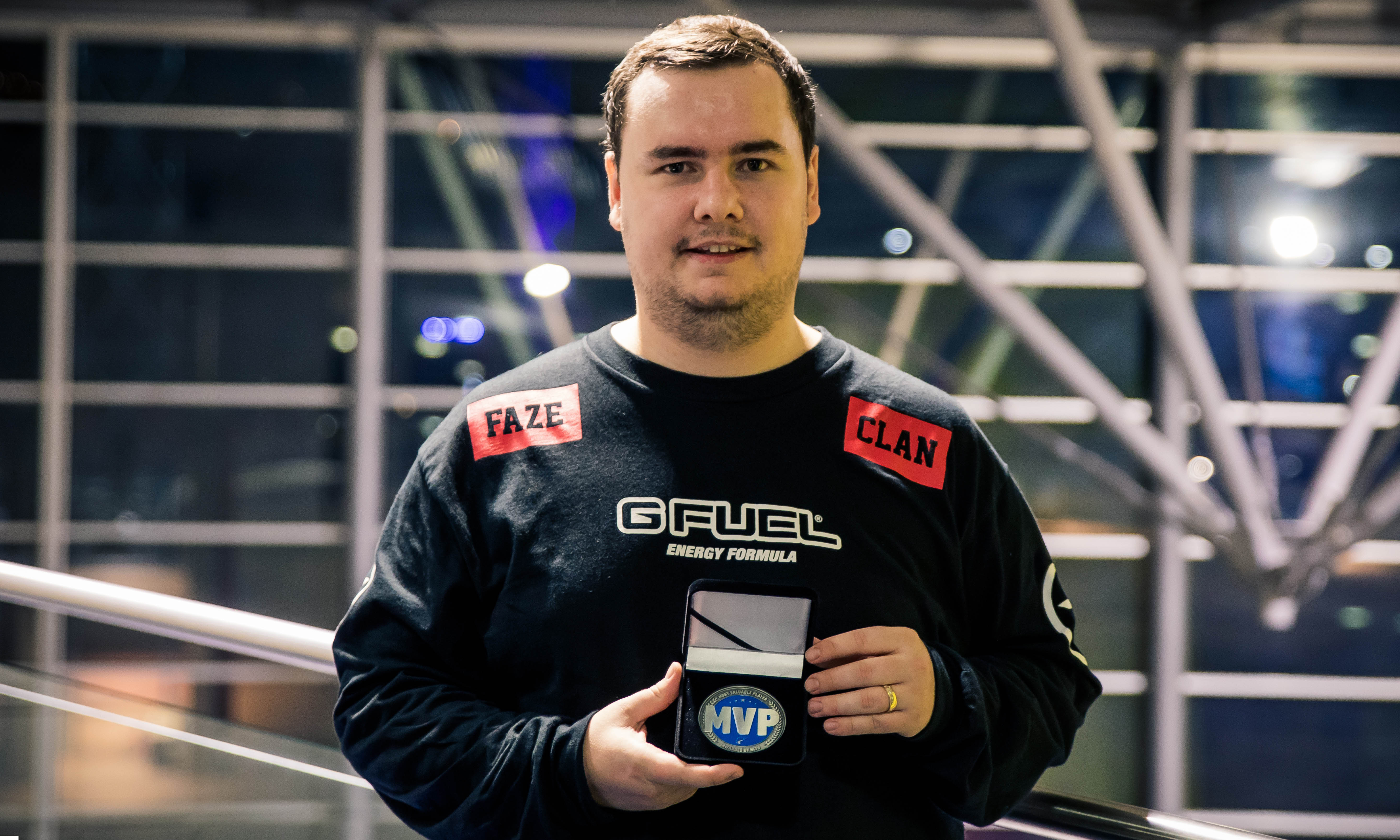 先手控到先 先手控到先